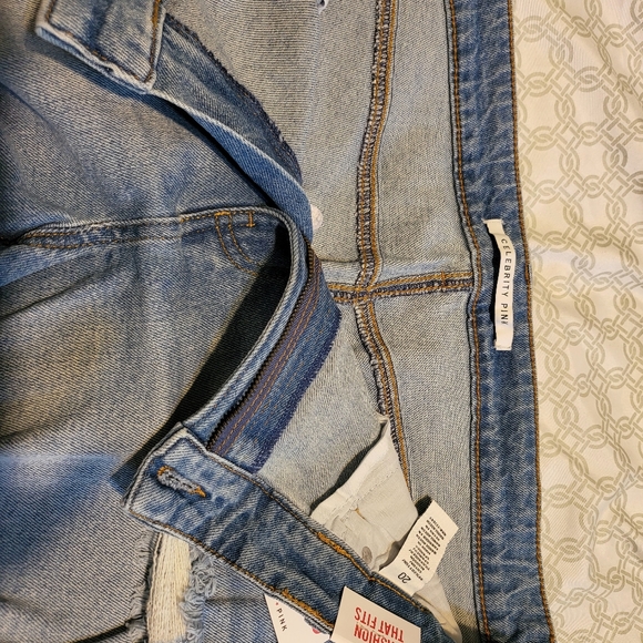 Celebrity Pink Beach Shorts. Size 20 - Picture 2 of 6